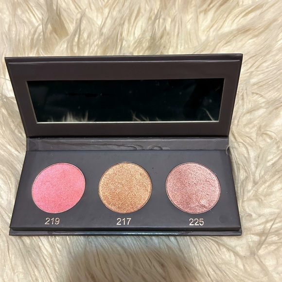 Makeup Palette with 3 Shades - Picture 1 of 1